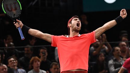 Karen Khachanov, vainqueur surprise de l'édition 2018 contre Novak Djokovic. (ANNE-CHRISTINE POUJOULAT / AFP)