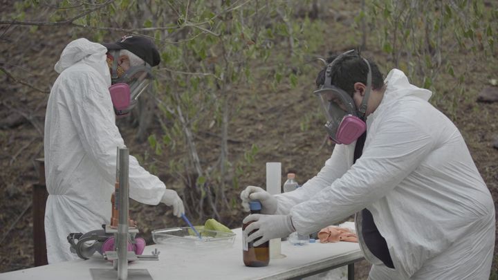 6 000 pilules par jour sont produites dans ce laboratoire artisanal clandestin de fentanyl appartenant au cartel de Sinaloa (près de Culiacán, Mexique).&nbsp; (FORBIDDEN STORIES)