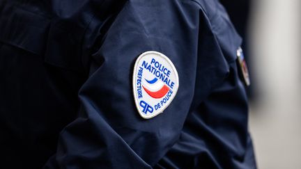 Des policiers à la préfecture de police, le 20 avril 2023, à Paris. (XOSE BOUZAS / HANS LUCAS / AFP)