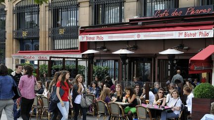 Le Café des phares, premier "bar philo" Place de la Bastille à Paris.&nbsp; (TRIPELON-JARRY / ONLY FRANCE)