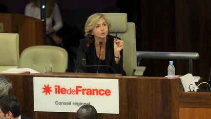 Valérie Pécresse, présidente (Les Républicains) de la région Ile-de-France, lors d'une séance du conseil régional à Paris, le 18 février 2016. (MAXPPP)