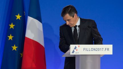 François Fillon à l'issue d'une conférence de presse à son QG de campagne, à Paris, le 6 février 2017. (JACQUES WITT / SIPA)