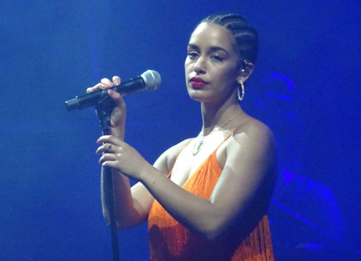 La prometteuse anglaise Jorja Smith, samedi sur la scène Canopée de We Love Green.
 (Laure Narlian / Culturebox)