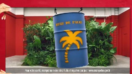 Capture d'&eacute;cran de la publicit&eacute; "sans huile de palme" des magazins "Syst&egrave;me U" diffus&eacute;e au printemps 2012 et interdite le 4 d&eacute;cembre de la m&ecirc;me ann&eacute;e.&nbsp; (CAPTURE D'ECRAN / FRANCETV INFO)