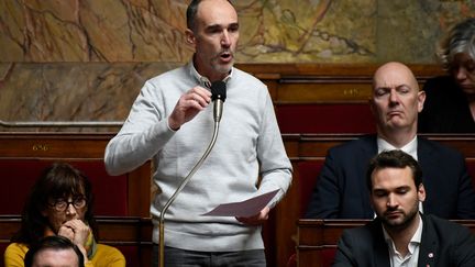 Le député LFI de Gironde Loïc Prud'homme, le 18 décembre 2018, à l'Assemblée nationale.&nbsp; (LIONEL BONAVENTURE / AFP)