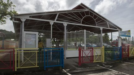 Une école de Pointe-à-Pitre (Guadeloupe) est fermée à l'approche du cyclone Irma, le 5 septembre 2017. (HELENE VALENZUELA / AFP)