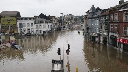 La ville de Liège (Belgique), le 16 juillet 2021, dévastée par les inondations, après la crue de la Meuse.&nbsp; (NICOLAS PORTNOI / HANS LUCAS / AFP)