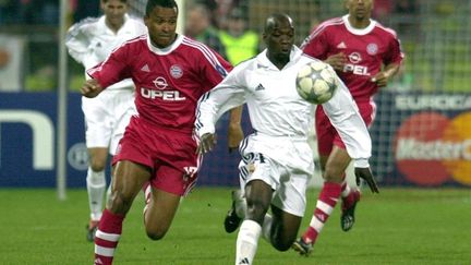 Le milieu défensif rejoint la maison blanche en 2000, en provenance du Celta Vigo. Il s'impose parmi les Galactiques et signe trois saisons de haute volée. A Madrid, Makélélé remporte deux Ligas et est de la finale de Ligue des champions gagnée en 2002. (MATTHIAS SCHRADER / DPA)