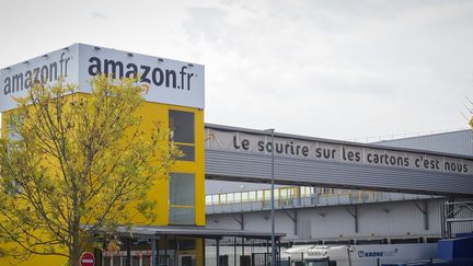 Le site Amazon de Saran,&nbsp;au nord d’Orléans, dans le Loiret, le 26 octobre 2018. (GUILLAUME SOUVANT / AFP)