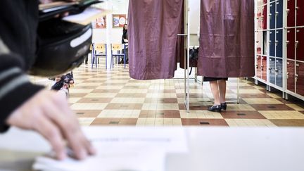 Législatives : peu d'électeurs dans les isoloirs pour ce second tour