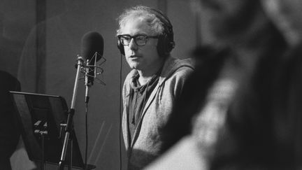 Le candidat à la présidentielle américaine Bernie Sanders en studio pour l'enregistrement de l'album&nbsp;&nbsp;"We Shall Overcome", enregistré dans le Vermont with 30 Vermont en 1987&nbsp; (GLENN RUSSELL / HANDOUT)