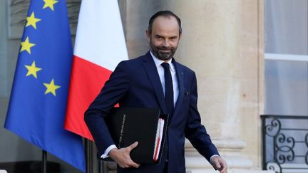 Edouard Philippe sur le perron de l'Elysée le 22 novembre 2017. (LUDOVIC MARIN / AFP)