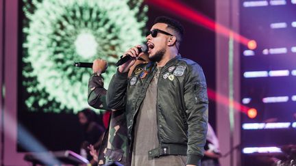 Kiernan Forbes, rappeur d'Afrique du Sud connu sous le nom de scène d'AKA, lors de la 22e édition du South African Music Awards (SAMAS), Durban, Afrique du Sud, le 4 juin 2016 (RAJESH JANTILAL / AFP)