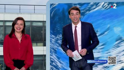 Anaïs Baydemir et Julian Bugier, sur France 2, le 13 mars 2023. (FRANCE TELEVISIONS)