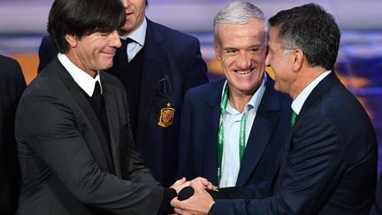 Didier Deschamps en compagnie du selectionneur allemand Joachim Löw (à droite)