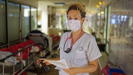 Caroline Brémaud, médecin urgentiste à l'hôpital de Laval (Mayenne), en août 2022. (VINCENT MICHEL / MAXPPP)