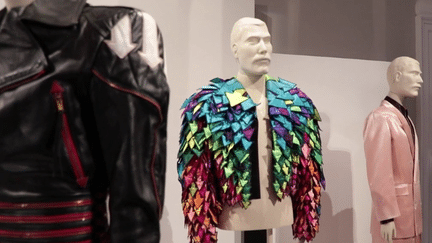 Musique : Freddie Mercury et ses objets d’art mis à l’honneur dans une exposition à Londres (France 2)