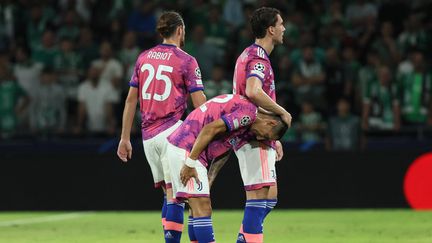 Adrien Rabiot, Angel Di Maria et Dusan Vlahovic lors de la défaite de la Juventus contre le Maccabi Haïfa en Ligue des champions, le 11 octobre 2022. (JACK GUEZ / AFP)