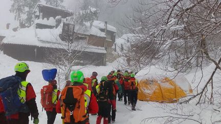 Eurozapping : le bilan s’alourdit encore dans l’avalanche en Italie