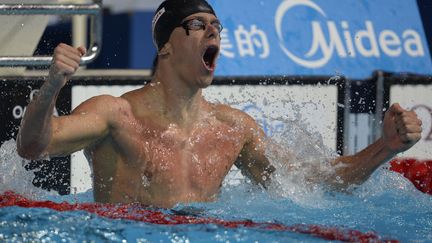 Le Br&eacute;silien Cesar Cielo, champion du monde du 50 m nage libre &agrave; Barcelone (Espagne), apr&egrave;s sa victoire en finale. (JAVIER SORIANO / AFP)