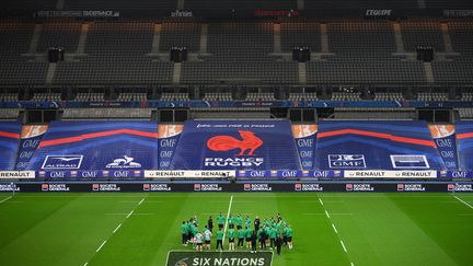 L'équipe d'Irlande au Stade de France, avant le match contre les Bleus, le 31 octobre 2020. (FRANCK FIFE / AFP)