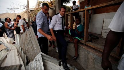 Le président de la République, Emmanuel Macron, en visite sur l'île de Saint-Martin, le 12 septembre 2017.&nbsp; (REUTERS)