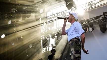 Eddy de Pretto&nbsp;aux Francofolies de La Rochelle, le 14 juillet 2018. (XAVIER LEOTY / AFP)