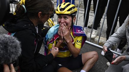 La Polonaise Katarzyna Niewiadoma a remporté son premier Tour de France femmes au terme de la 8e étape à l'Alpe d'Huez, le 18 août 2024. (JULIEN DE ROSA / AFP)