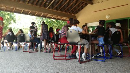 Moment de jeu pour ces enfants dans un centre aéré. (LOUIS DE BERGEVIN / FRANCE-BLEU MAINE)