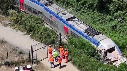 Pyrénées-Orientales : un TER déraille à cause d'un éboulement, cinq personnes blessées (france 2)