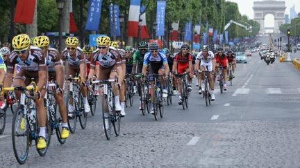  (L'arrivée de l'édition 2014 du Tour de France aux Champs-Elysées à Paris © Maxppp)