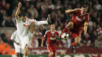 Le match Liverpool-Debrecen du 16 septembre 2009, sur lequel p&egrave;sent des soup&ccedil;ons de corruption. Les Anglais l'avaient emport&eacute; 1-0 face aux Hongrois, &agrave; domicile. (TIM HALES / AP / SIPA)