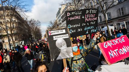 Les professeurs manifestent dans Paris contre la gestion du Covid par le gouvernement et par Jean-Michel Blanquer dans l'éducation, le 13 Janvier 2022. (SADAK SOUICI / LE PICTORIUM / MAXPPP)