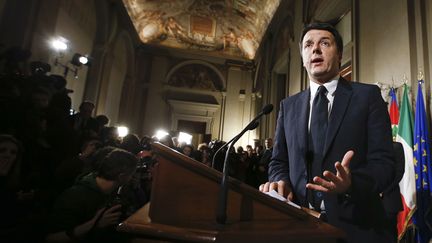 Matteo Renzi, nouveau chef du gouvernement italien, pr&eacute;sente son cabinet, le 21 f&eacute;vrier 2014 &agrave; Rome (Italie). (TONY GENTILE / REUTERS)