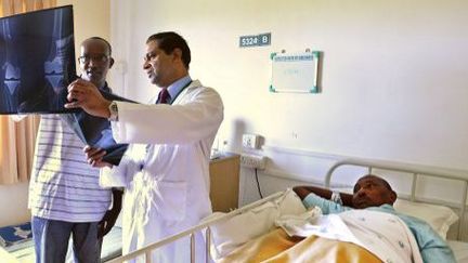 Un patient Nigérien à l'hôpital de Madras, en Inde, le 26 mars 2014. (AFP/Manjunath Kiran)