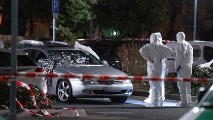 La police scientifique intervient sur le lieu d'une fusillade à Hanau, en Allemagne, le 20 février 2020. (BORIS ROESSLER / DPA / AFP)