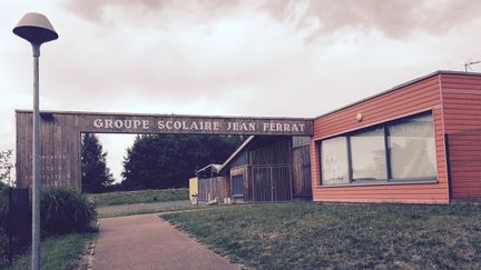 Un groupe scolaire de la commune de Longpont-sur-Orge (Essonne), le 19 juillet 2017.&nbsp; (MARGAUX DUGUET / FRANCEINFO)