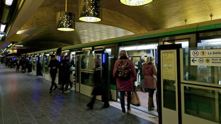 La station de métro Franklin Roosevelt, à Paris. (YANN GUICHAOUA / ONLY FRANCE / AFP)