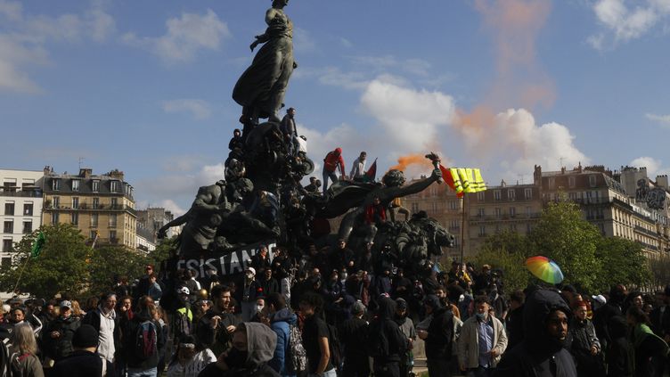 Demonstration against the pension reform on May 1, 2023 in Paris.  End of the demonstration on the Place de la Nation.  (GEOFFROY VAN DER HASSELT / AFP)