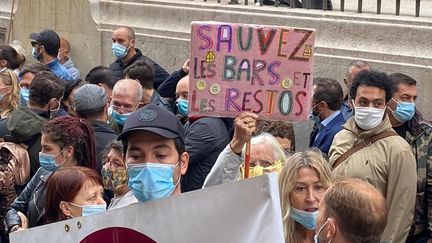 La manifestation contre les restrictions à Marseille (Bouche-du-Rhône), le 25 septembre 2020. (Sonia Boujamaa / FRANCEINFO)