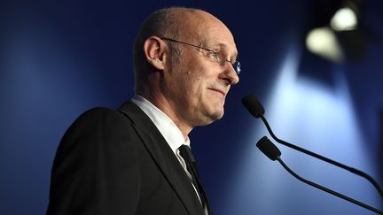 Le nouveau patron de la Fédération française de rugby, Bernard Laporte, le 3 décembre 2016, à Marcoussis (Essonne). (FRANCK FIFE / AFP)