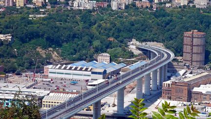 Le pont San Giorgio à Gênes, a été imaginé par le célèbre architecte Renzo Piano.&nbsp; (RICCARDO ARATA / MAXPPP)