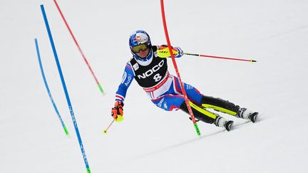 Alexis Pinturault lors de la première manche du slalom de Garmisch-Partenkirchen (Allemagne), le 26 février 2022. (ANGELIKA WARMUTH / AFP)