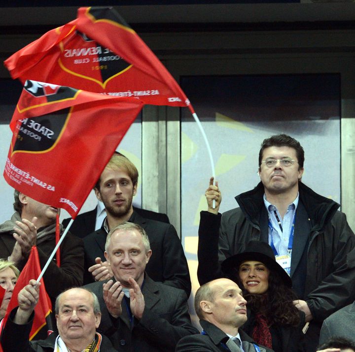 Salma Hayek&nbsp;à fond derrière le stade Rennais, le 20 avril 2013 à Rennes (Côtes d'Armor).&nbsp; (FRANCK FIFE / AFP)