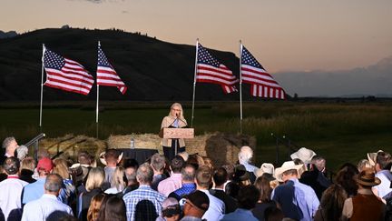 Liz Cheney,&nbsp;lors de son discours de défaite à Jackson, dans le Wyoming (Etats-Unis), le 16 août 2022. (PATRICK T. FALLON / AFP)