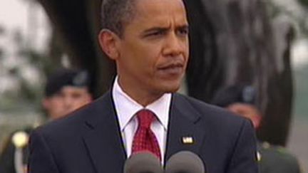 Barack Obama prononce un discours d'hommage aux combattants, à Colleville-sur-mer, le 6 juin 2009 (© France 2)