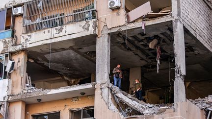 Une vue des locaux du Hamas près de Beyrouth, au Liban, endommagés par une frappe israélienne, le 3 janvier 2024. (ANWAR AMRO / AFP)