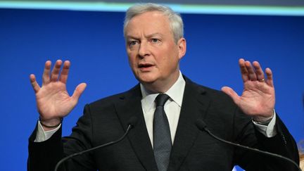 Le ministre de l'Economie, Bruno Le Maire, le 8 janvier 2024 à Paris lors de ses vœux aux acteurs économiques. (BERTRAND GUAY / AFP)