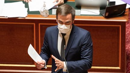 Olivier Véran, ministre de la Santé, lors des questions au gouvernement, le 13 octobre 2021 au Sénat. (SANDRINE MARTY / HANS LUCAS)