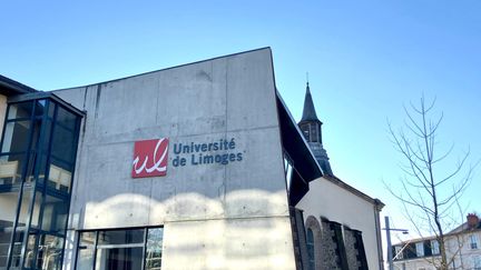 Le bâtiment de la présidence de l'université de Limoges, en Haute-Vienne. (NOEMIE BONNIN / RADIOFRANCE / FRANCE INFO)